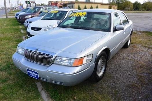 2002 Mercury Grand Marquis Sedan LS