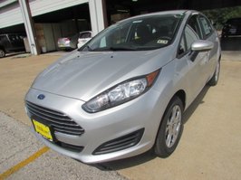 New 2015 Ford Fiesta SE