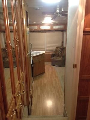 2002 5th Wheel, Conquest by Gulf Stream Sleeps 6, 1 slide out