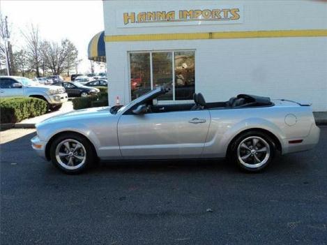 2007 Ford Mustang 2dr Conv Deluxe