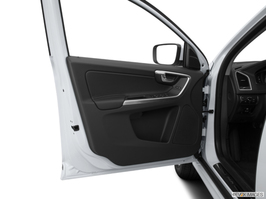 New 2015 Volvo XC60 3.2 Platinum