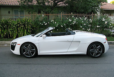 Audi : R8 Spyder Convertible 2-Door Like New 2014 Audi R8 2dr Convertible Automatic Quattro Spyder V10 MSRP $189,795