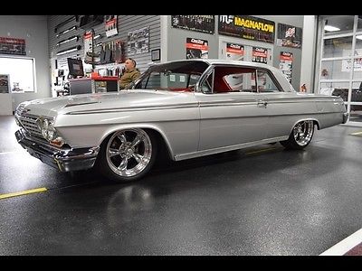 Chevrolet : Impala SS 350 lowered auto transmission new red interior ac power brakes steering