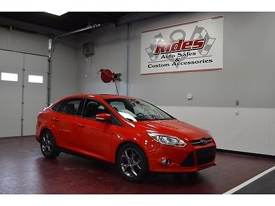 Ford : Focus SE Sedan 4-Door One Owner Clean Title Sync Red Paint Black Leather Alloys Wheels ABS