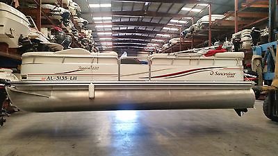 2005 Lowe Jamaican 22 ft pontoon boat w/ 2005 Mercury 115 HP 4 stroke motor