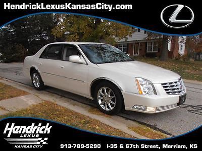 Cadillac : DeVille 4dr Sedan Luxury Collection Extra Clean, Heated and Cooled seats, Sunroof, Leather, 32k, V8.