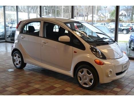 Mitsubishi : i-MiEV 4dr HB 4 dr hb cd 1 speed a t abs air conditioning am fm stereo brake assist cloth seats