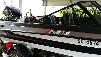 1990 Stratos 266Fs 17 foot bass boat