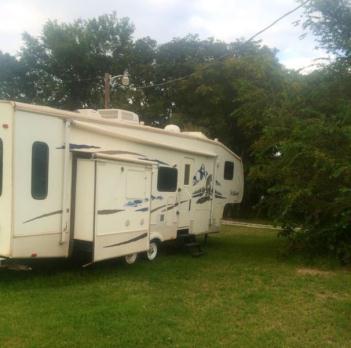 2007 Wildcat by Forest River fifth wheel.