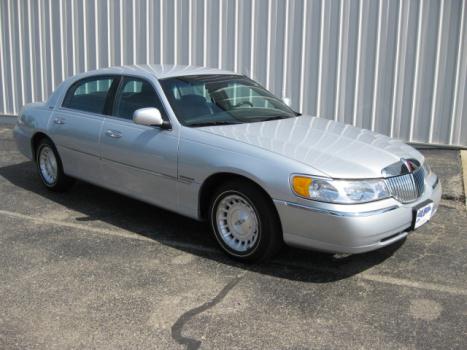 1999 Lincoln Town Car Executive Fort Atkinson, WI