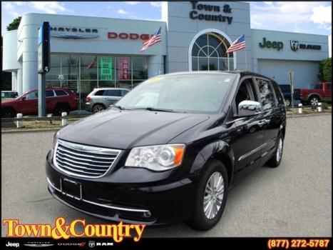 2012 Chrysler Town & Country Limited Levittown, NY