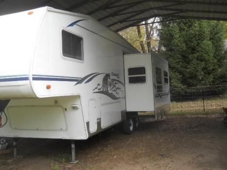 2004 Keystone cougar 5th wheel with slide, excellent condition