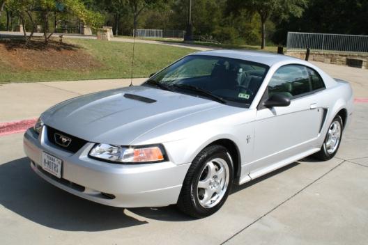 2000 Ford Mustang 2dr Cpe