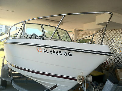 1988 2000 Pursuit Boat 20ft with cabin and trailer - not running Fishing Boat