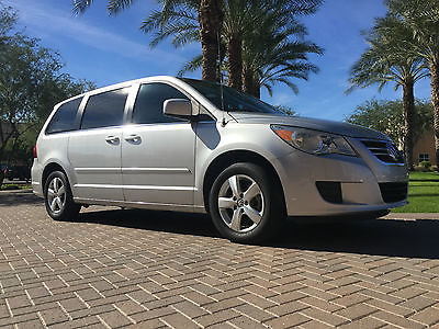 Volkswagen : Routan SEL Loaded VW van! Private Party, Leather, 2nd row bucket seats, all power, Nav, DVD