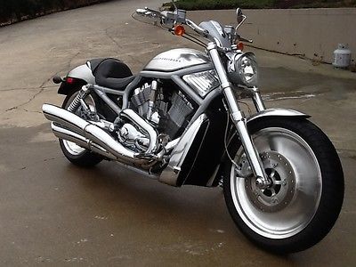 Harley-Davidson : VRSC 2002 harley davidson vrod silver excellant condition
