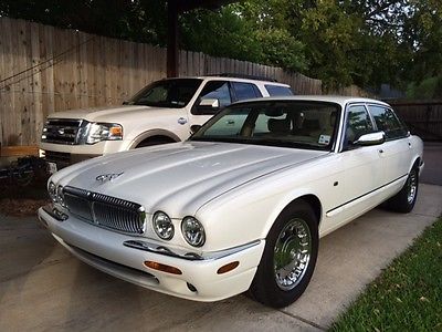 Jaguar : XJ8 L Sedan 4-Door XJ8L, the very nicest one I've seen. Low miles and like new in every way.