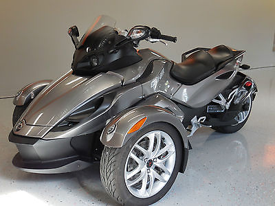 Can-Am : SPYDER 2013 can am spyder rs sm 5 only 2 k miles flawless