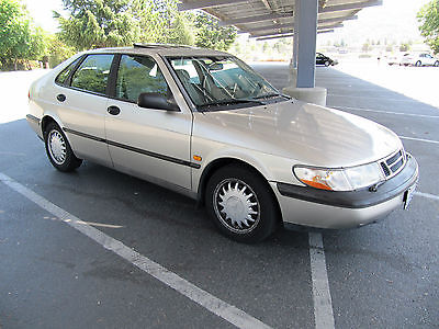 Saab : 900 S Hatchback 4-Door 1995 saab 900 s 4 dr sedan 2.3 l taupe auto 129 k miles alloy sunroof cd one owner