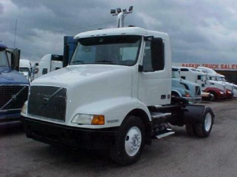 Volvo vnl42t300 tandem axle daycab for sale