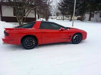 Pontiac : Firebird Coupe 2-Door Magnaflow  exhaust, black rims, new ignition control module,new sparkplugs,wires