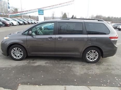Toyota : Sienna 5dr 8-Pass V GREAT FAMILY HAULER. LOW PRICE HIGH VOLUME SUPER PREOWNED CENTER.