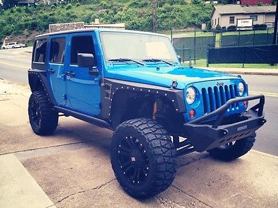 Jeep : Wrangler Unlimited Sport 4 Door Tons of Customized Upgrades!  Attention Grabber!!!