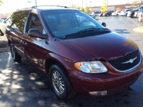 2002 Chrysler Town & Country Limited Waterford, MI