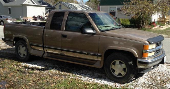1997 Chevy 4X4 Silverado Z71 extended cab pick up truck with 5th wheel hitch