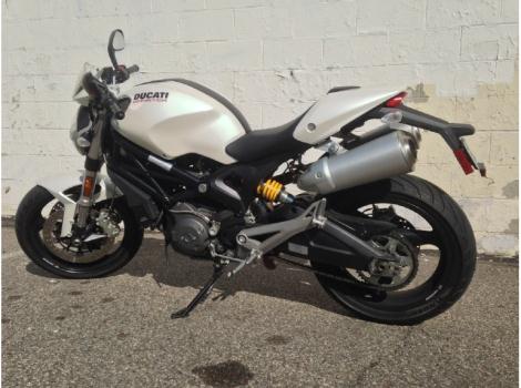 2009 Ducati Monster 696