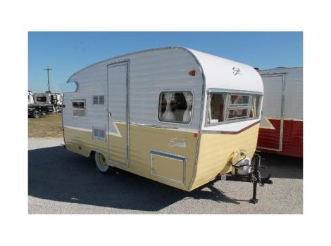 2015 Shasta Airflyte 16 ButterNut yellow