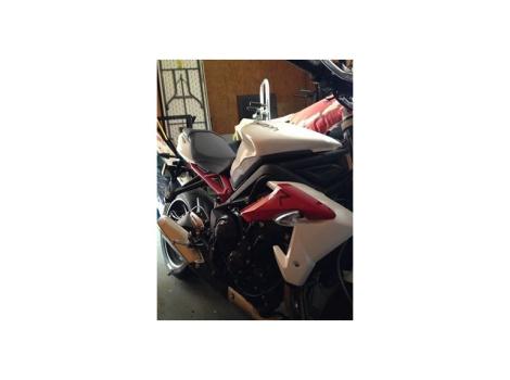 2014 Triumph Street Triple R ABS - CRYSTAL WHITE