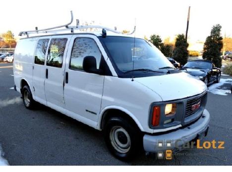 2002 GMC Savana Cargo Van