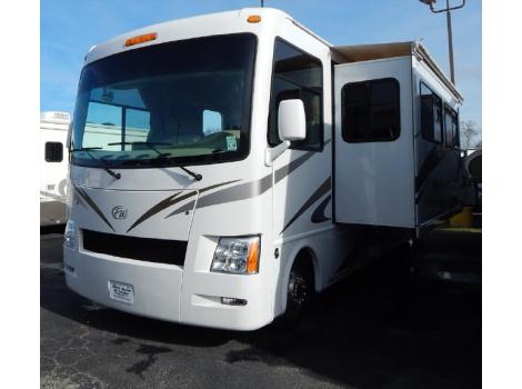 2011 Four Winds International Windsport 32A w/ Rear Queen Double Slide