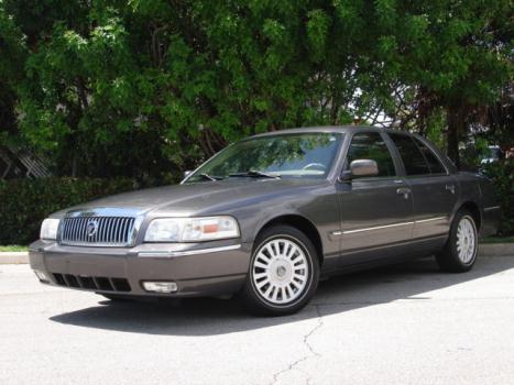 Mercury : Grand Marquis 4dr Sdn LS U MUST SEE! ONE NON-SMOKING OWNER! LOW MILES - CLEAN CARFAX - LOADED!