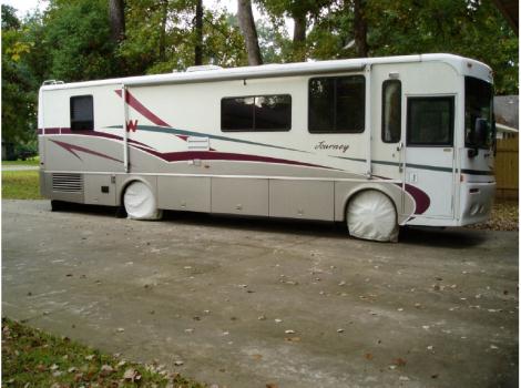 2000 Winnebago Journey 34B