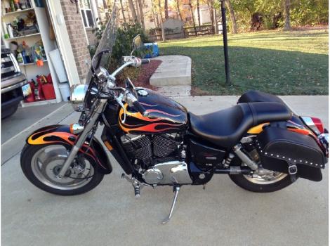 2004 Honda Shadow SABRE