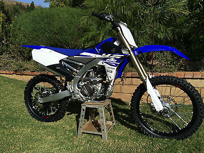 Yamaha : YZF Yamaha YZF250 2015 Like New, Low Hours.