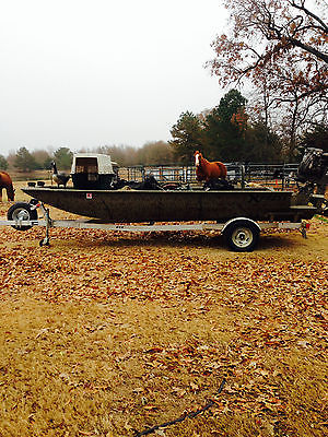 2013 EXPRESS MUDBOAT WITH BLIND