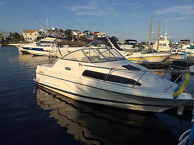 2001 Bayliner 2252 Ciera Classic Express Cruiser 22ft