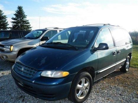 2000 Chrysler Voyager Base