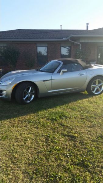 Beautiful Saturn Sky Roadster Convertible