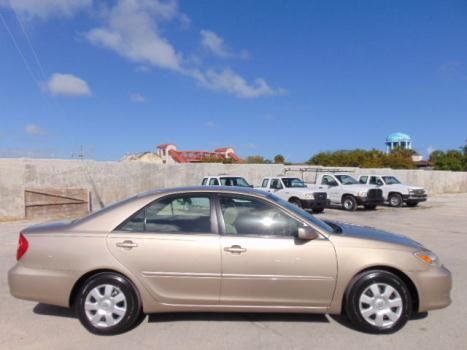 Toyota : Camry CLEAN 2002 toyota camry le super low miles clean florida car