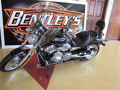 Harley-Davidson : VRSC V ROD 2004 harley davidson v rod vivid black new tires 14 000 miles low price
