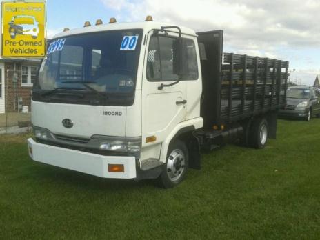 2000 UD 1800HD Commercial Vehicles Stakebody