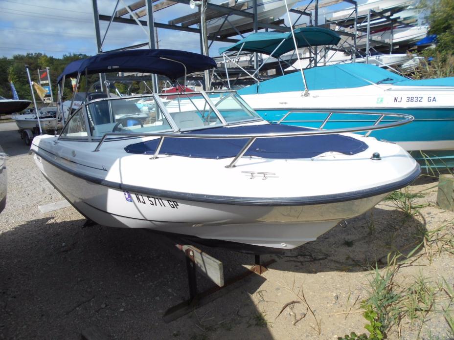 2001 Boston Whaler Ventura 180