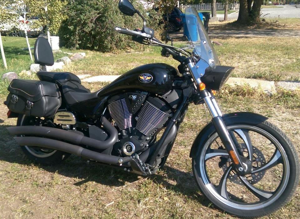 2016 Victory Cross Country 8-Ball