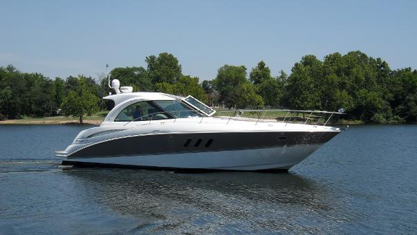 2011 Cruisers Yachts 390 Sports Coupe
