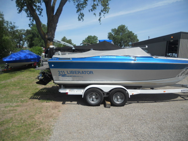 1987 Four Winns 211 Liberator