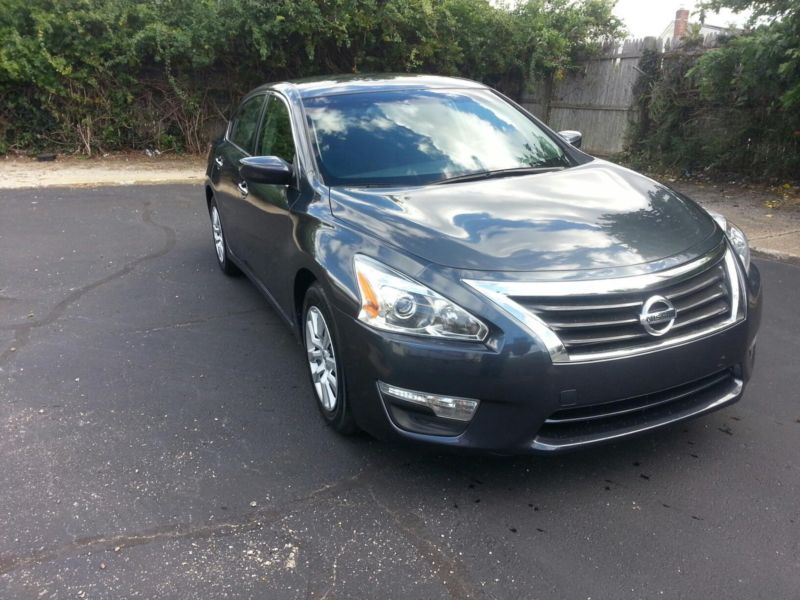2013 Nissan Altima S 56K Miles 4 Cylinder Automatic AC CD Serviced